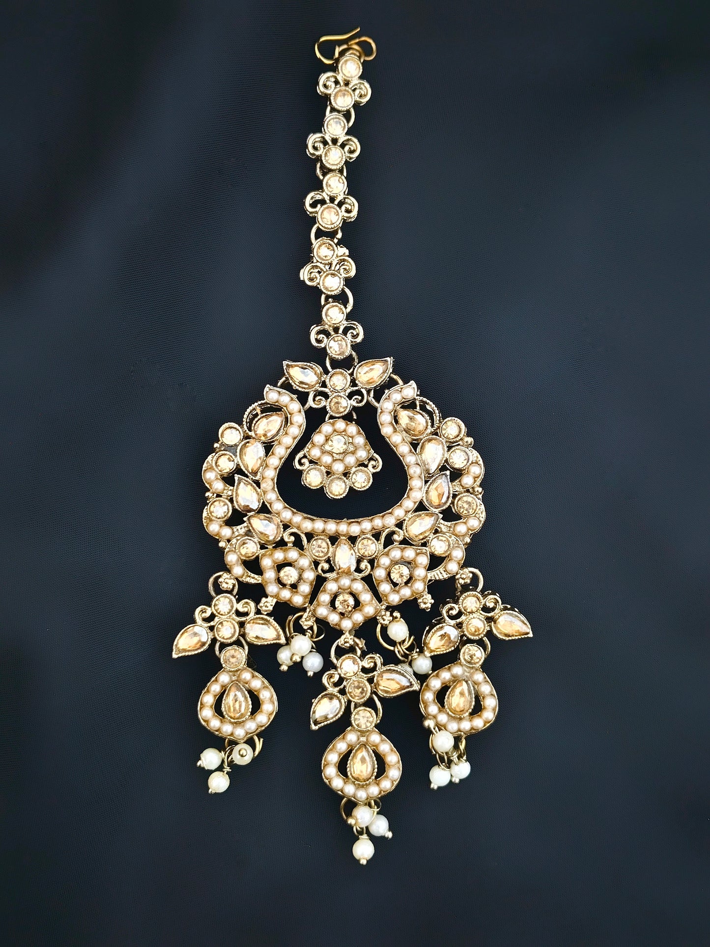 Sitaara Waterfall Jewellery Set– Antique Gold Jadau Necklace Earrings and Mangtikka Set for Women