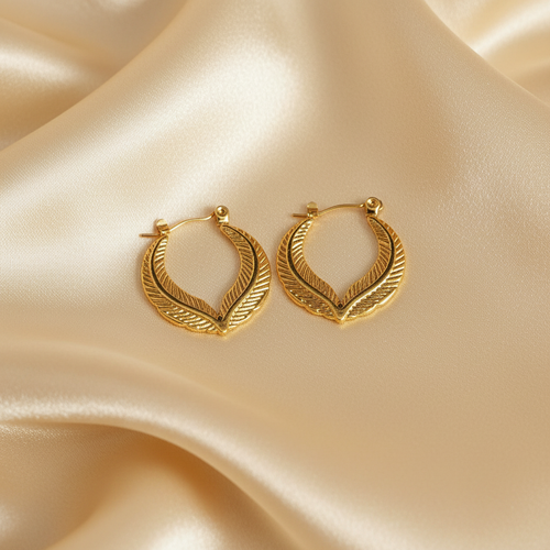 Shiuli - Leaf Engraved V-Shape Hoop Earrings Cream Satin