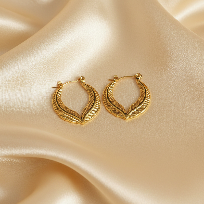Shiuli - Leaf Engraved V-Shape Hoop Earrings Cream Satin