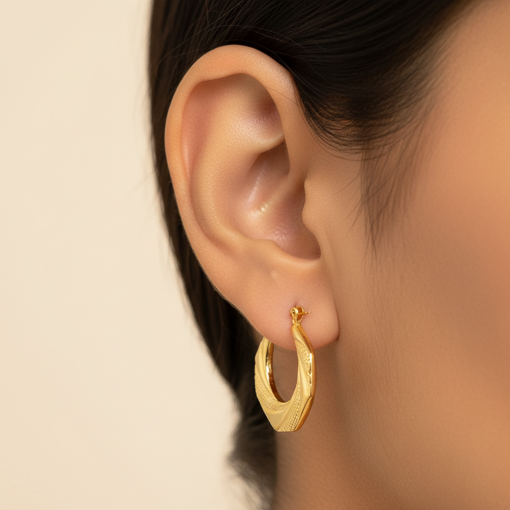 Shiuli - Swirl Hoop Close Up Piercing